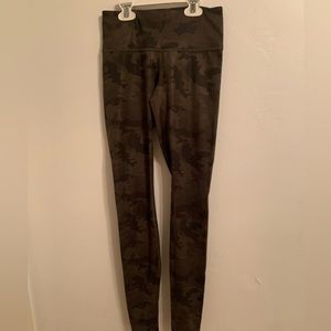 Lululemon leggins in camo